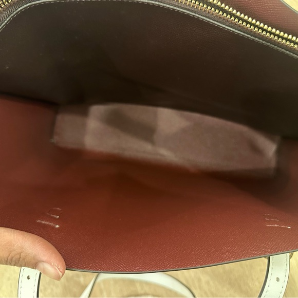 Coach Cream Signature Tote Bag - Picture 4 of 6